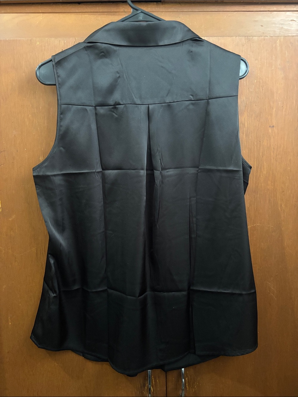 Black Sleeveless Satin Button-Up Blouse - Picture 2 of 2